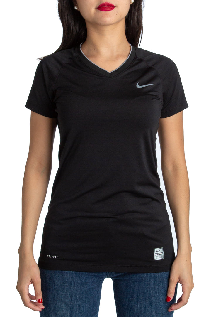 Blusa Nike negro, vista frontal – ClosetRehab