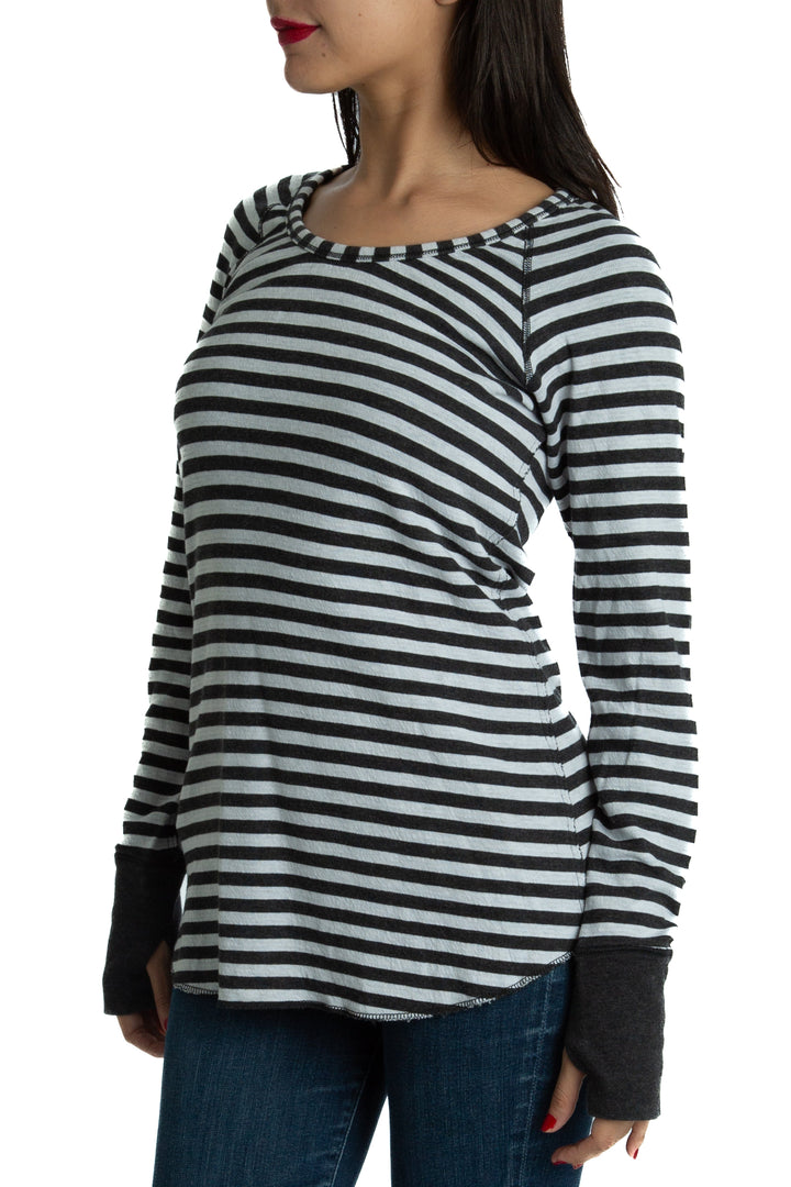 Blusa Lulu Lemon negro, vista posterior – ClosetRehab
