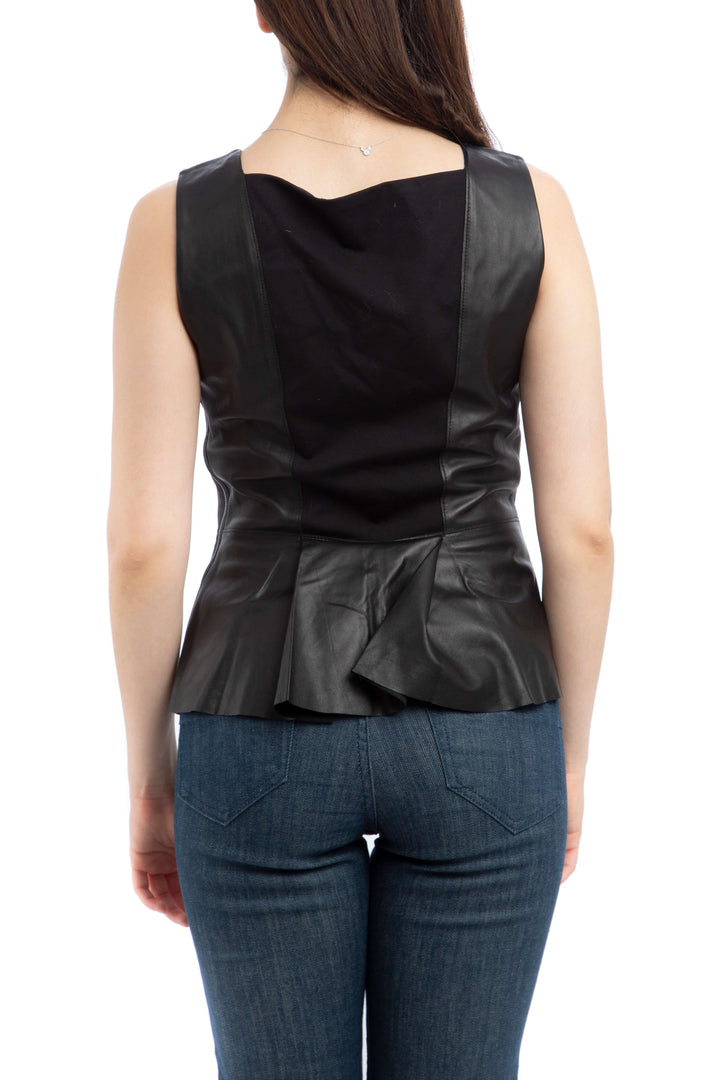 Blusa Elie Tahari de polipiel negra sin mangas, vista posterior