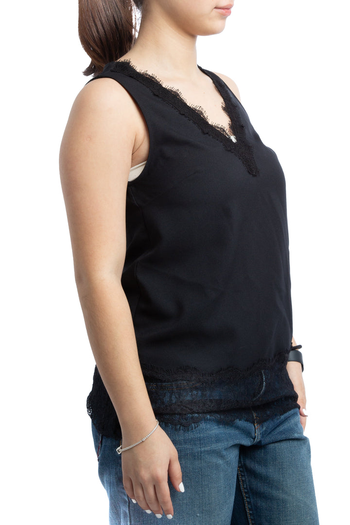 Blusa Michael Kors negra sin mangas con encaje, vista lateral