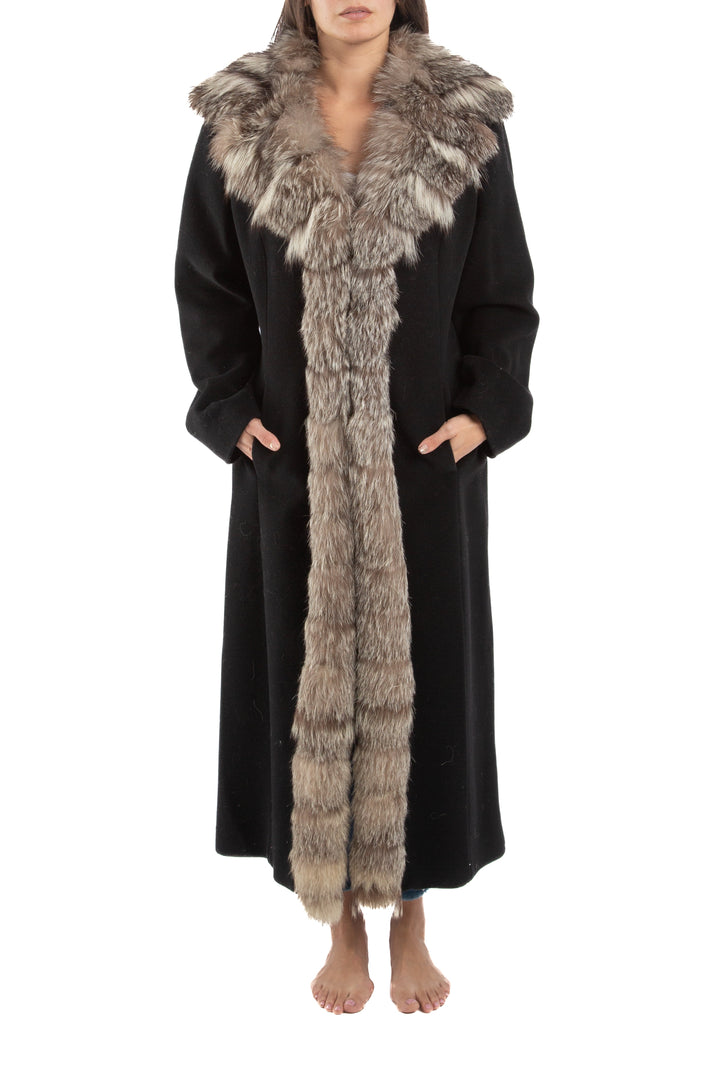 Abrigo Isa Ferretti negro, vista frontal – ClosetRehab