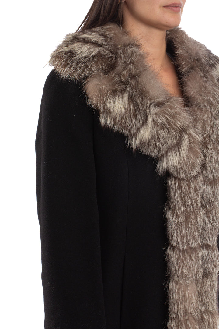Abrigo Isa Ferretti negro, detalle 5 – ClosetRehab