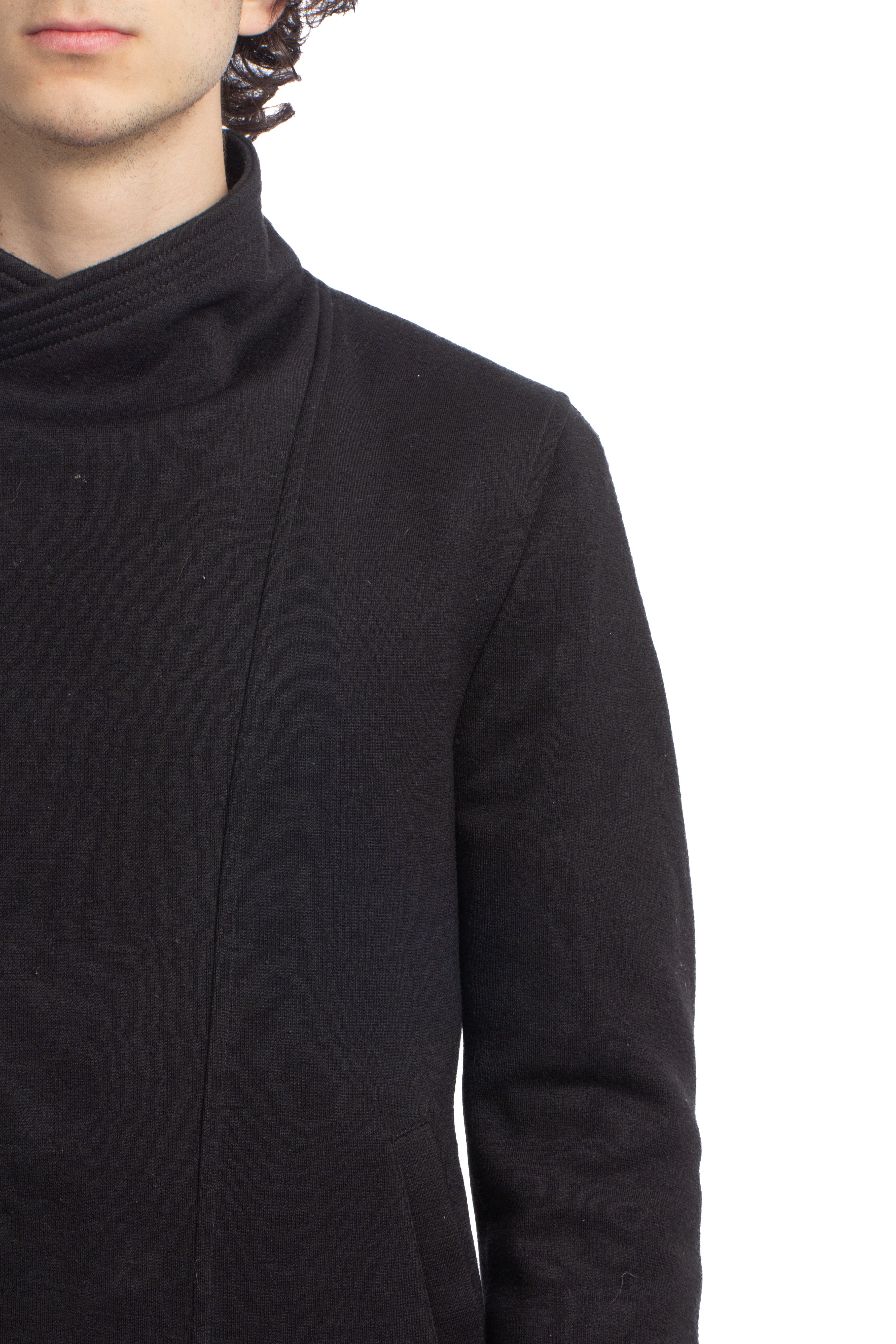 Emporio Armani, Talla 52