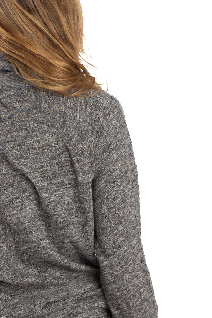 Suéter Calvin Klein gris, detalle 6 – ClosetRehab