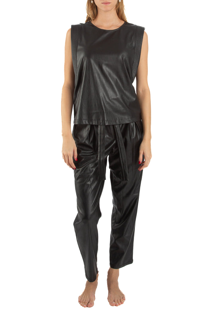 Conjunto BCBG Maxazria negro, vista frontal – ClosetRehab