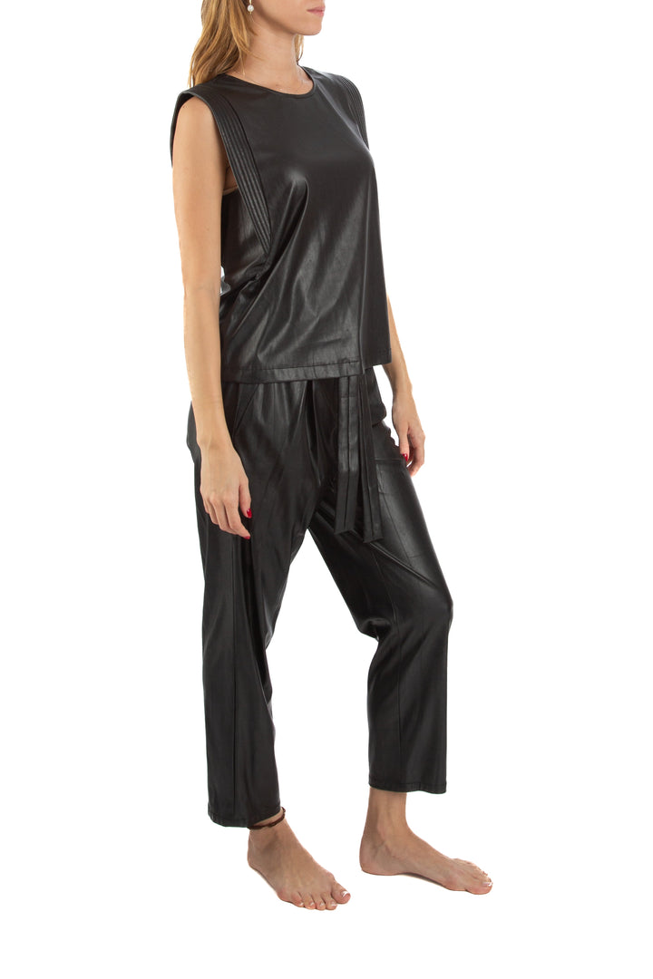 Conjunto BCBG Maxazria negro, vista posterior – ClosetRehab