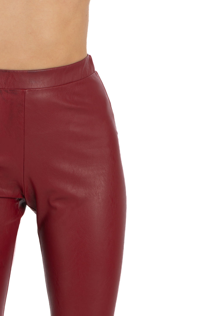 Pantalón BCBG Maxazria rojo, detalle – ClosetRehab