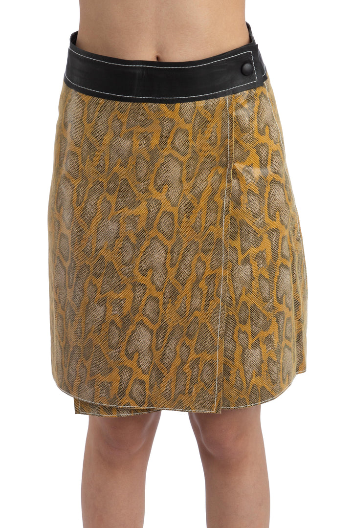 Falda Stand Studio, vista frontal – ClosetRehab
