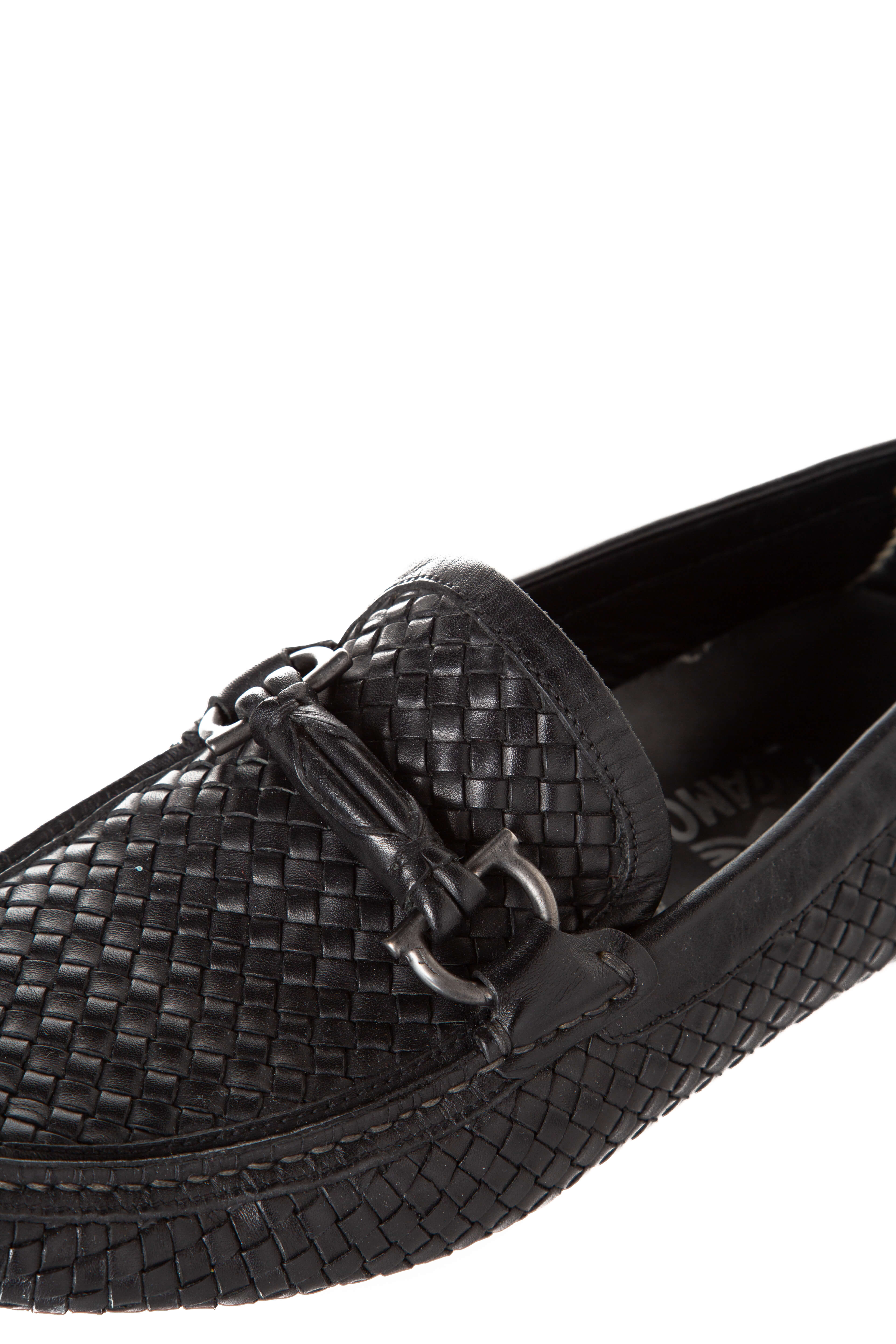 Salvatore Ferragamo, Talla 8 USA