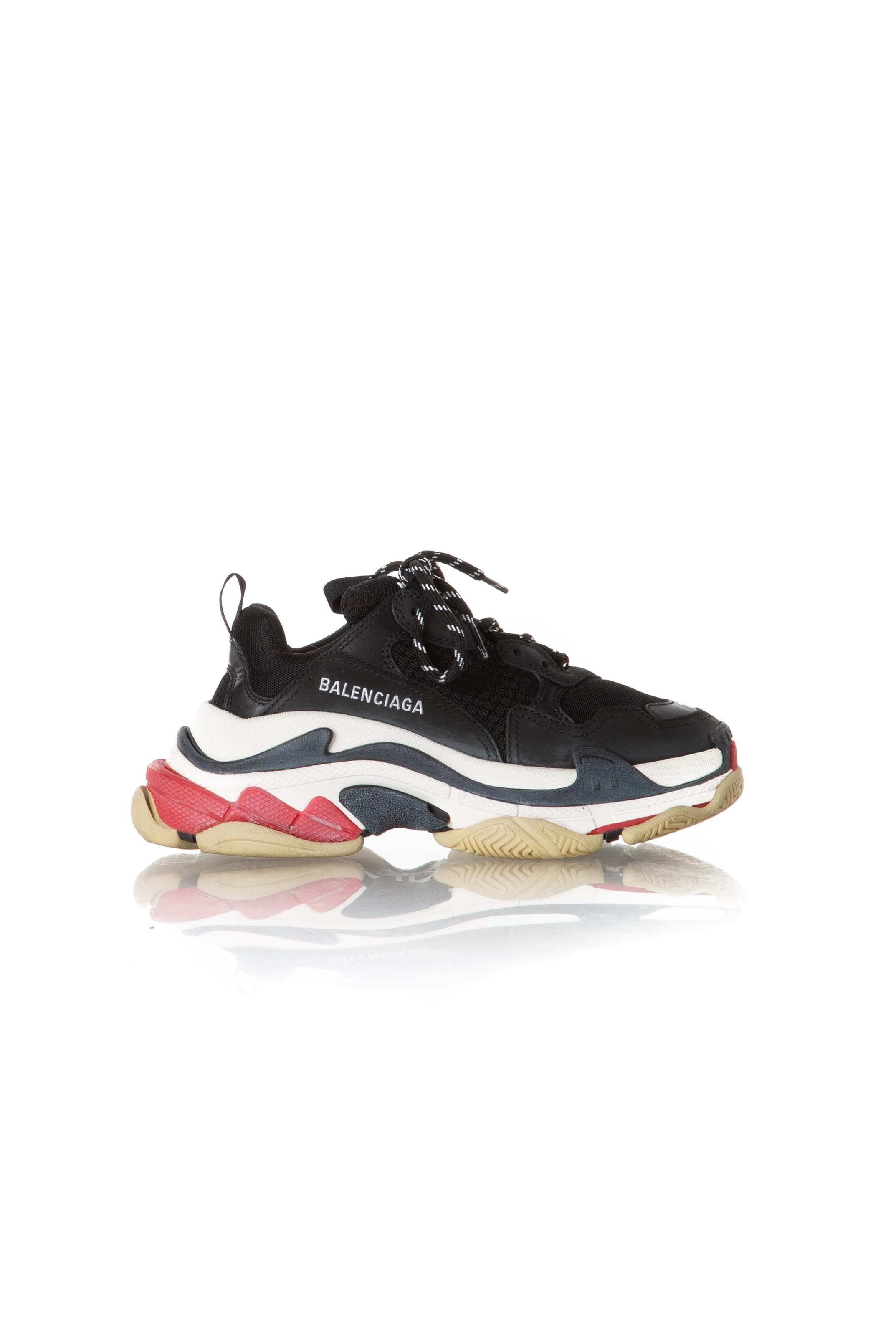 Balenciaga, Talla 7