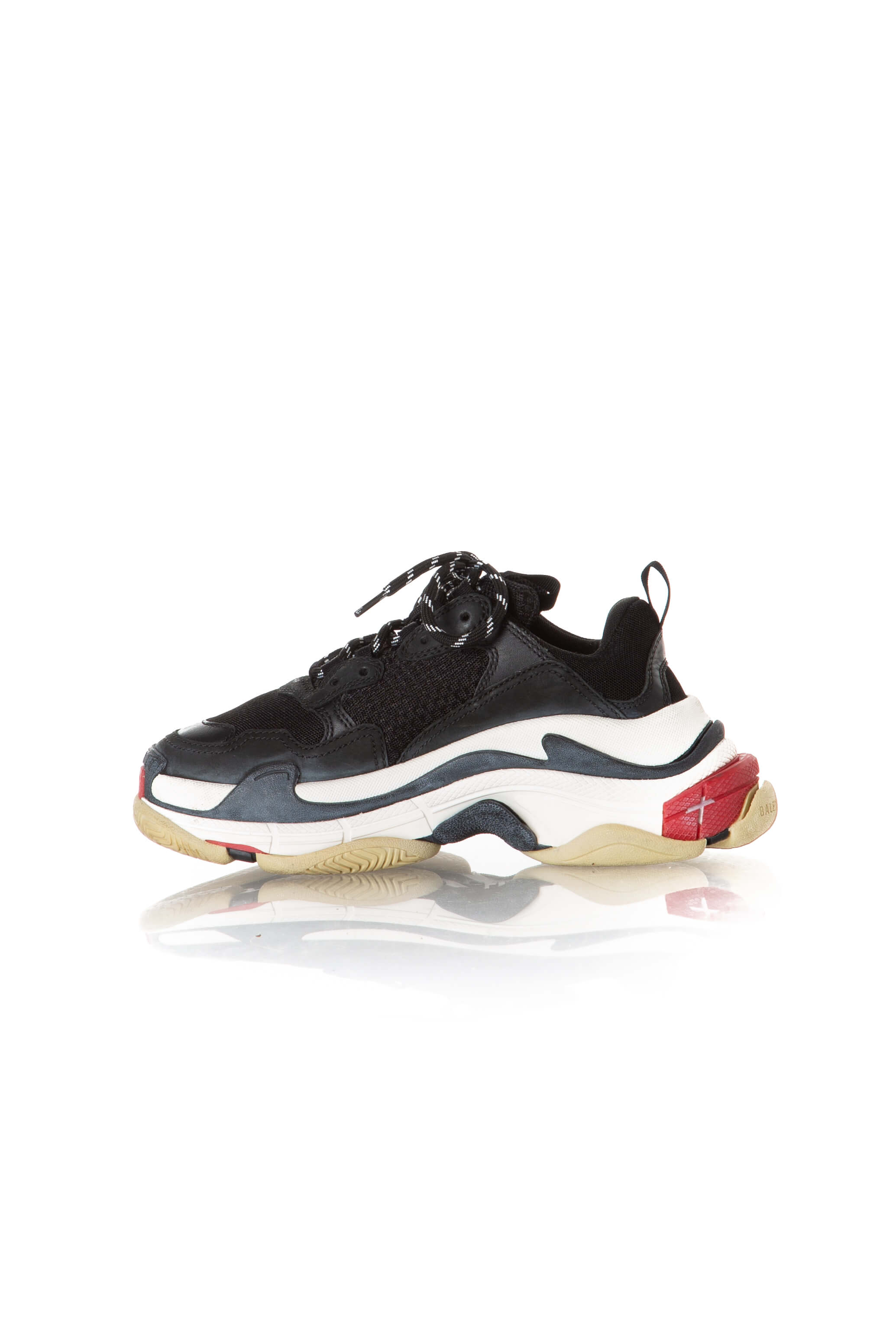 Balenciaga, Talla 7
