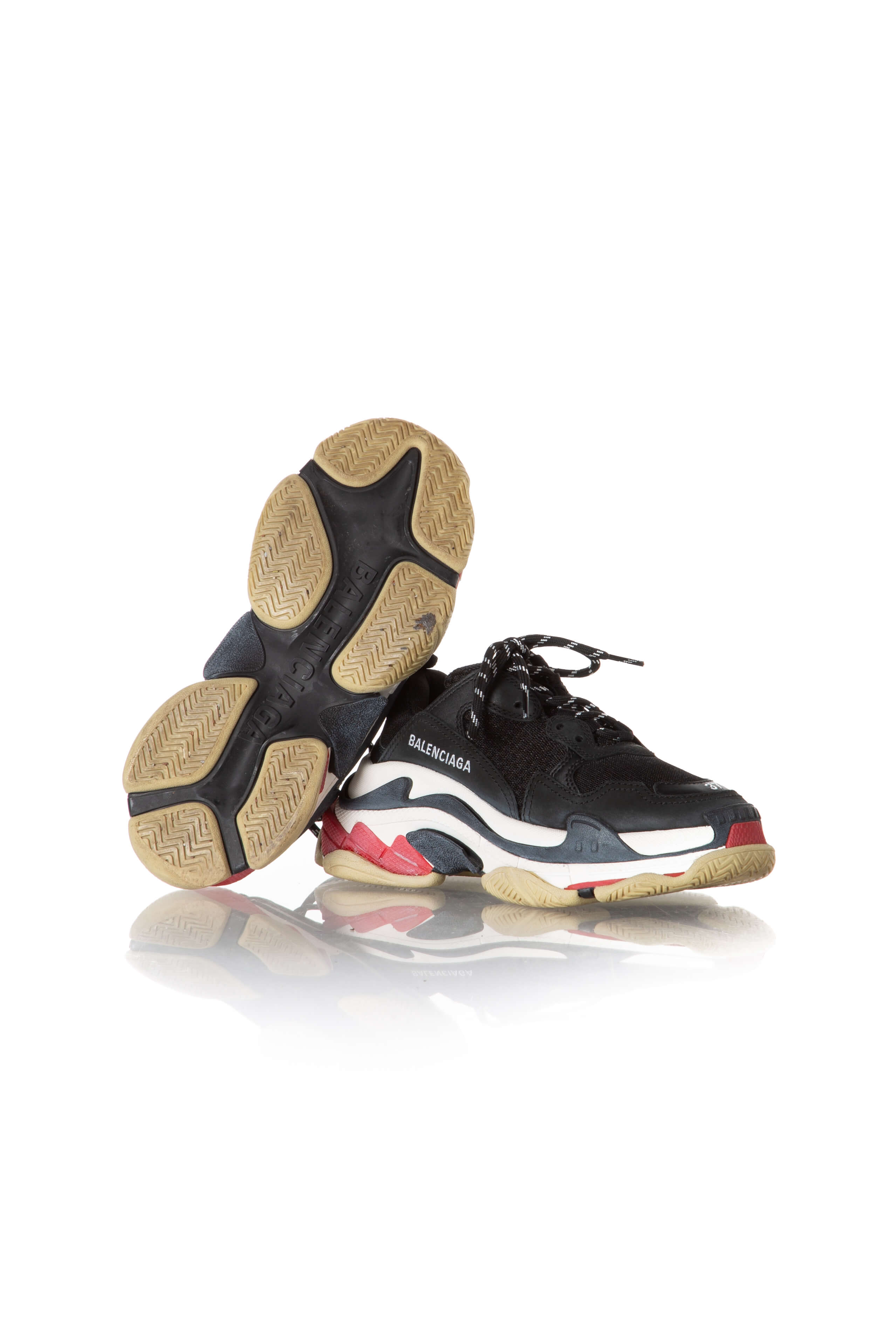 Balenciaga, Talla 7