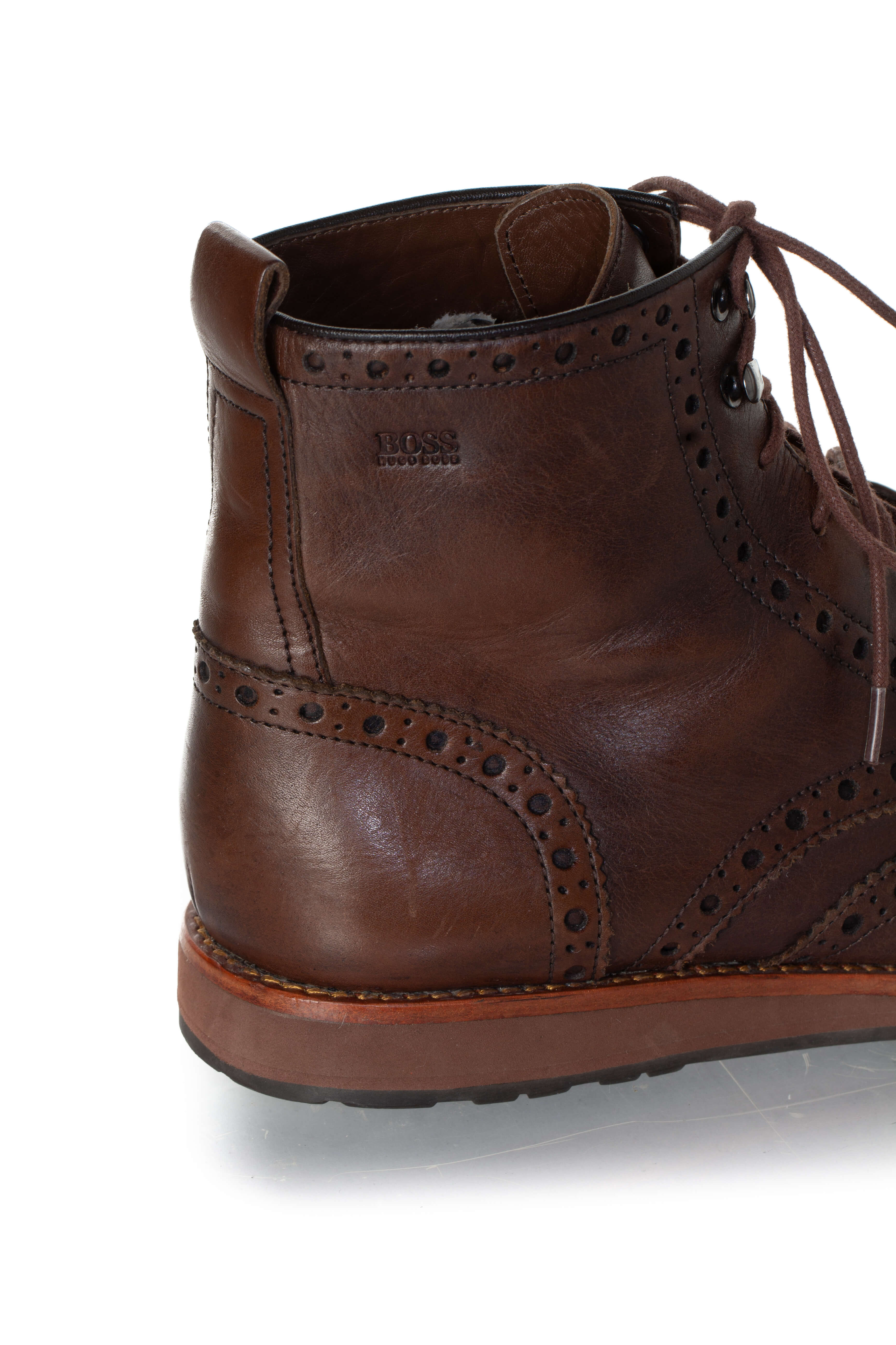 Boss, Talla 9