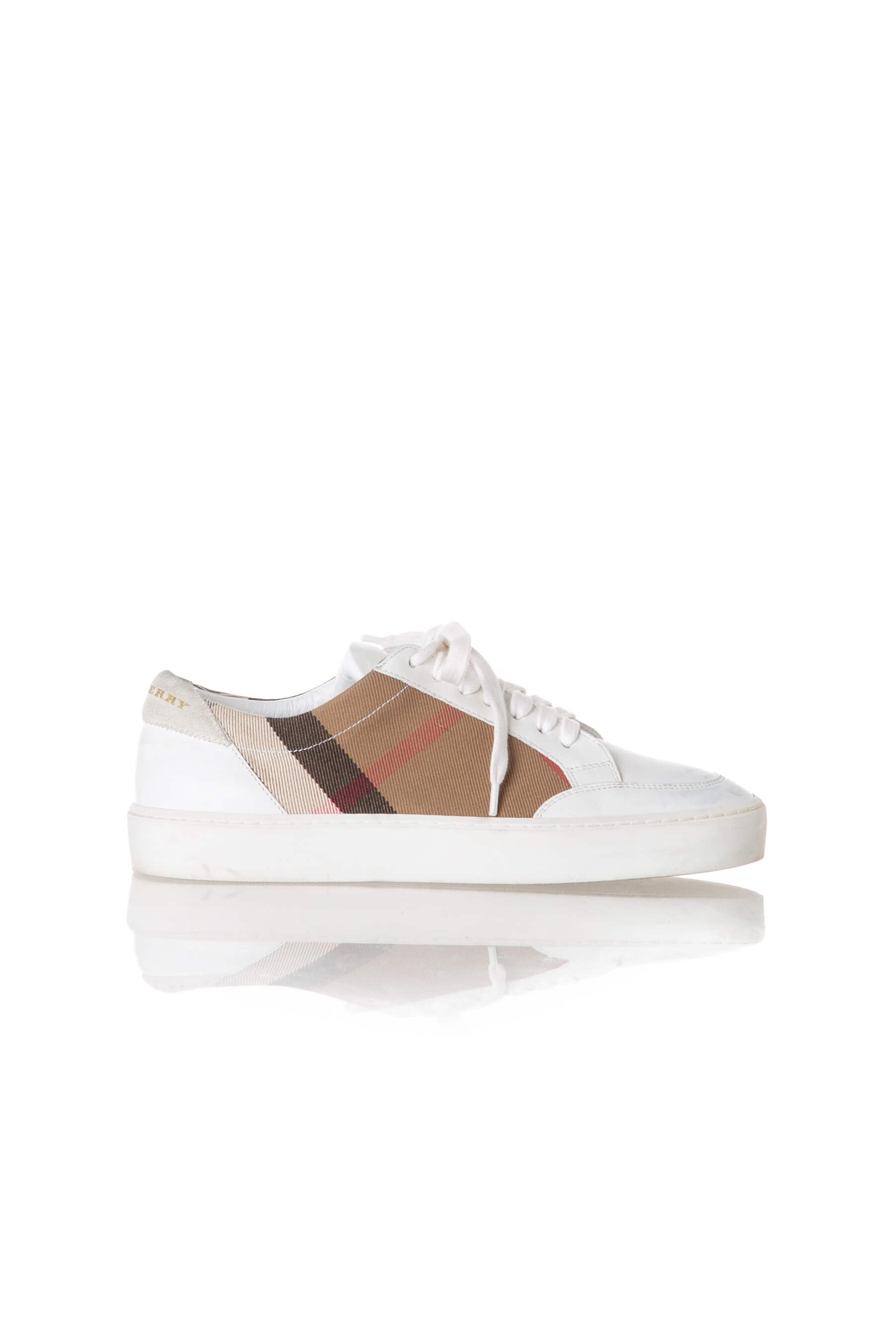 Burberry, Talla 7