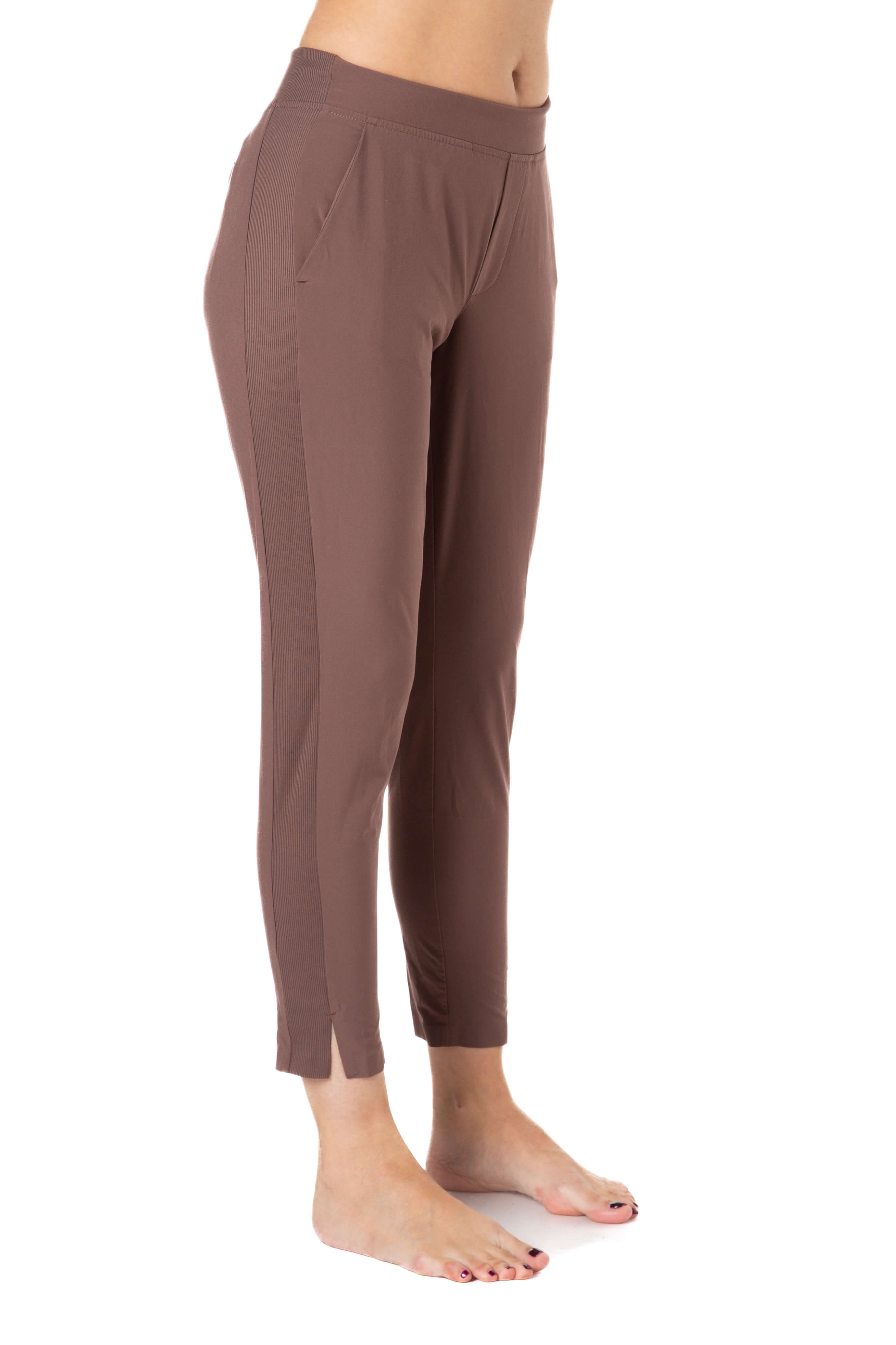 Athleta, Talla 2