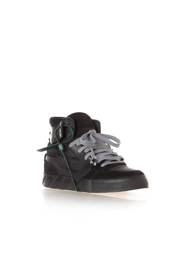 Zapato Off-White, vista posterior – ClosetRehab