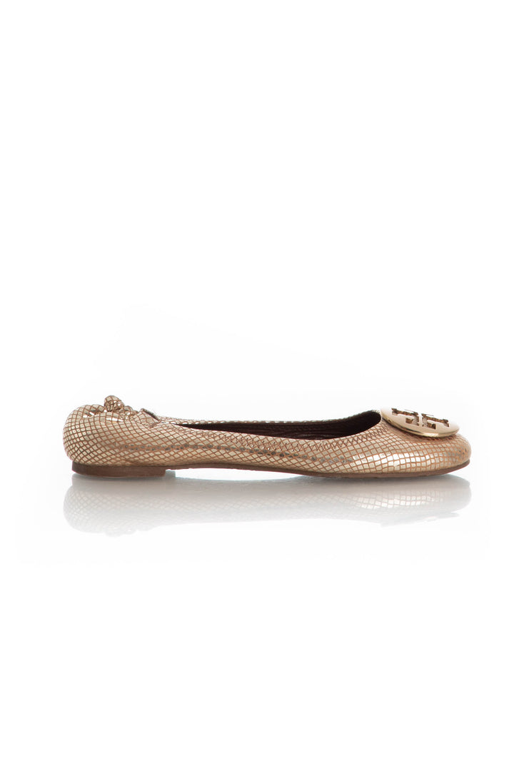Zapato Tory Burch dorado, vista frontal – ClosetRehab