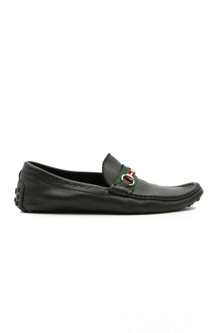 Zapato Gucci negro, vista frontal – ClosetRehab