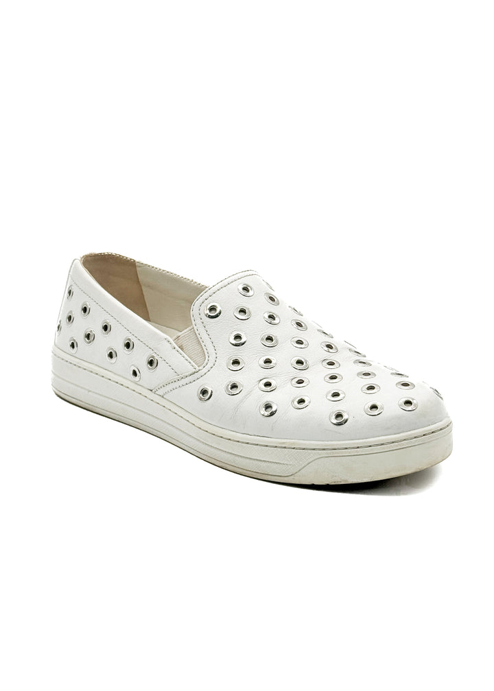 Zapato Prada blanco, vista posterior – ClosetRehab