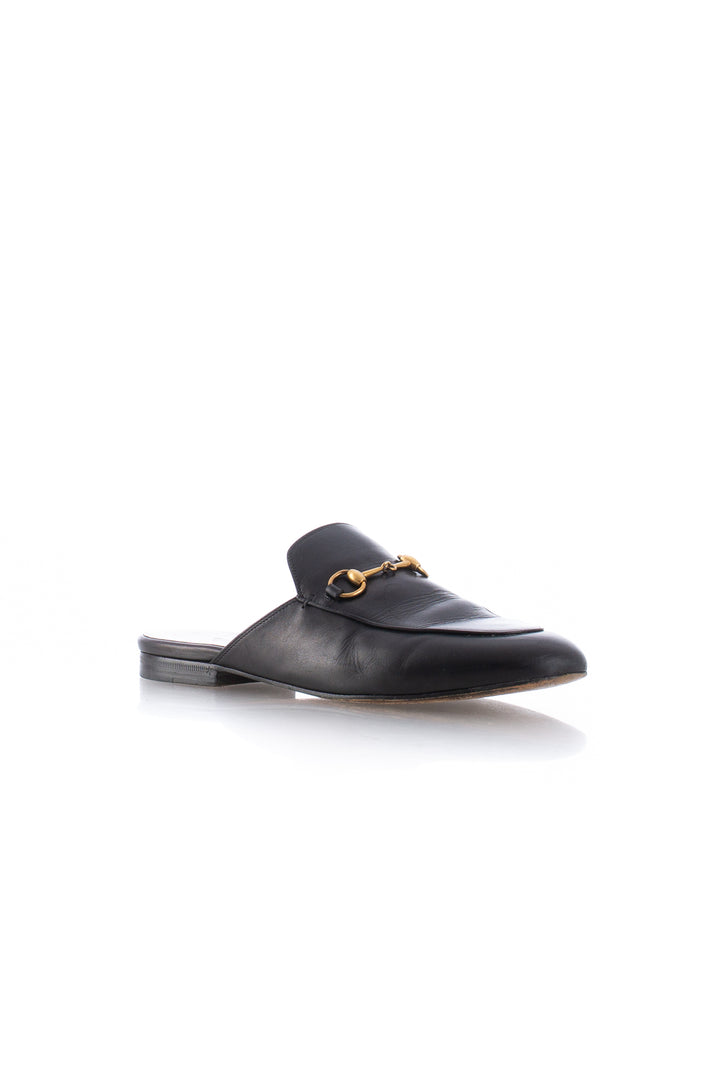 Zapato Gucci blanco, vista posterior – ClosetRehab