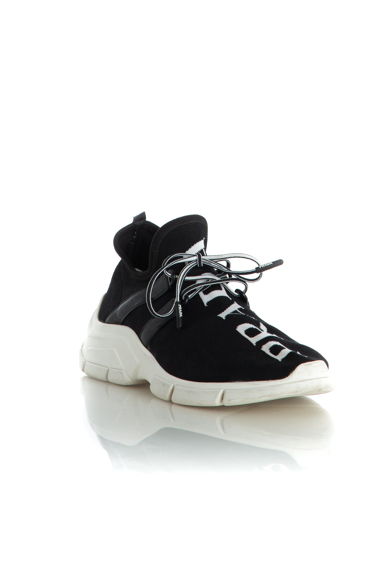 Prada, 9.5 USA