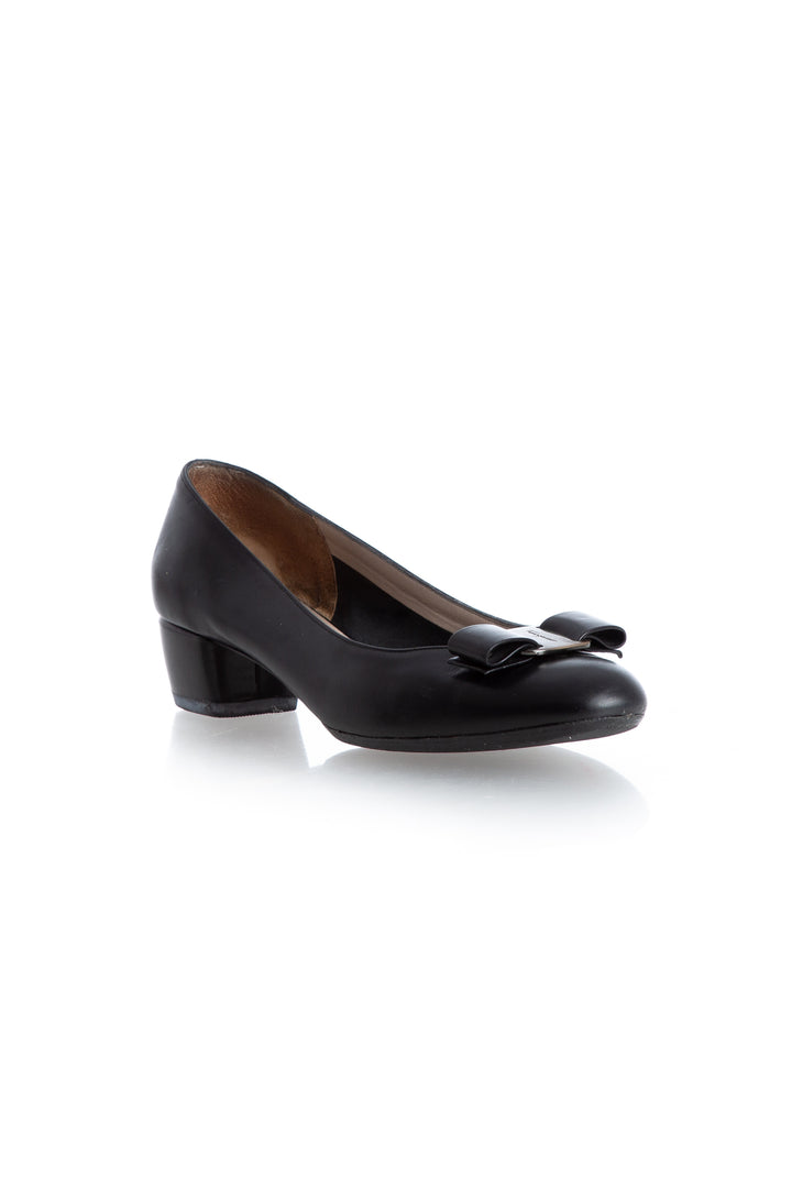 Zapato Salvatore Ferragamo negro, vista posterior – ClosetRehab