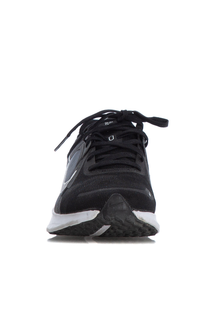 Zapato Nike negro, detalle – ClosetRehab