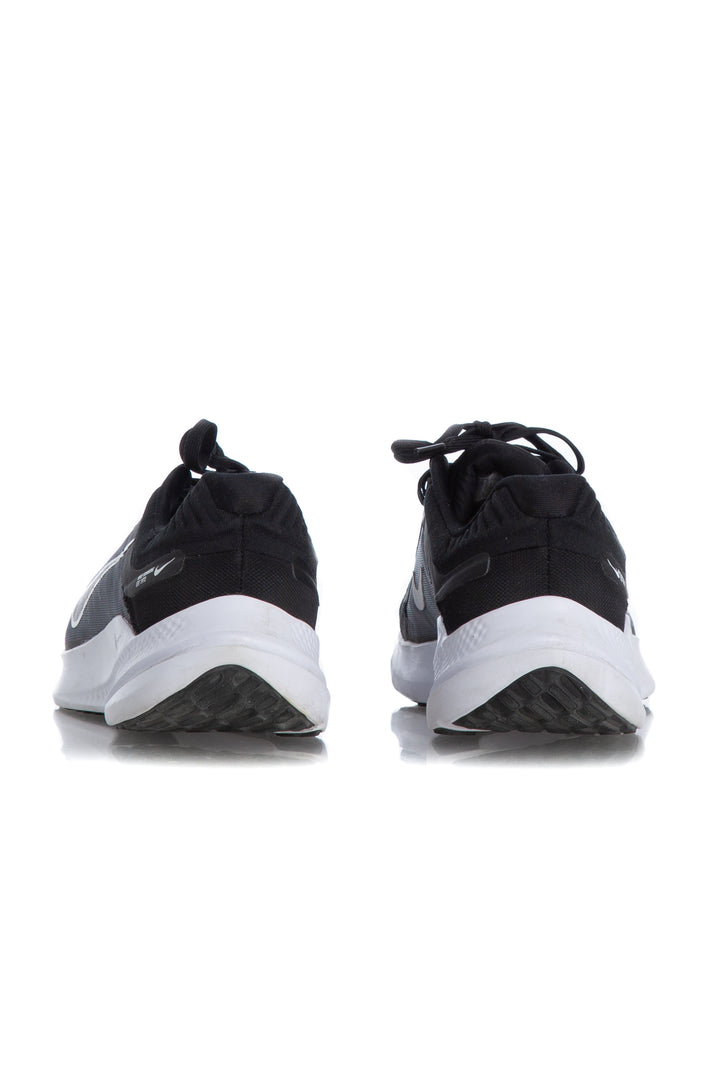 Zapato Nike negro, detalle 7 – ClosetRehab
