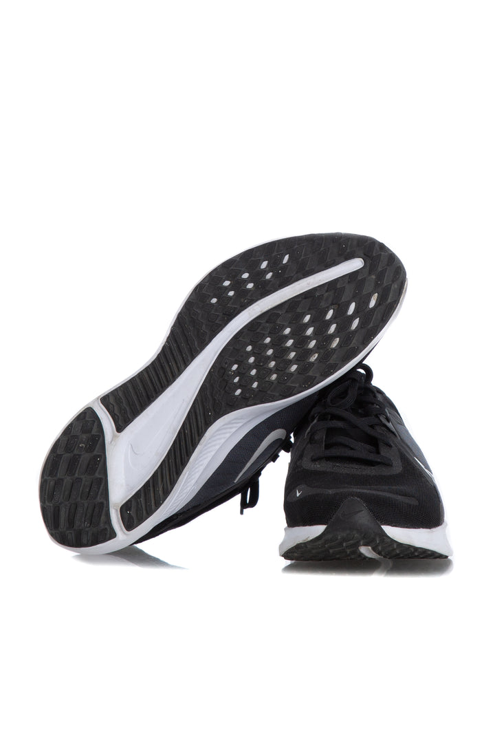 Zapato Nike negro, detalle 12 – ClosetRehab
