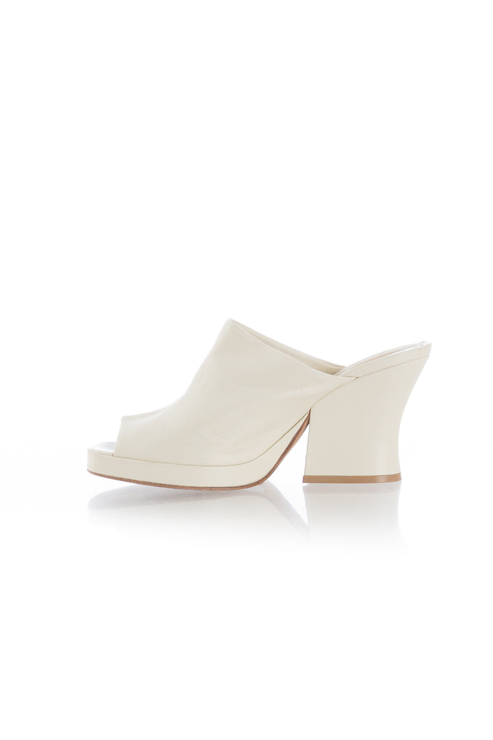 Zapato Bottega Veneta blanco y hueso, detalle – ClosetRehab