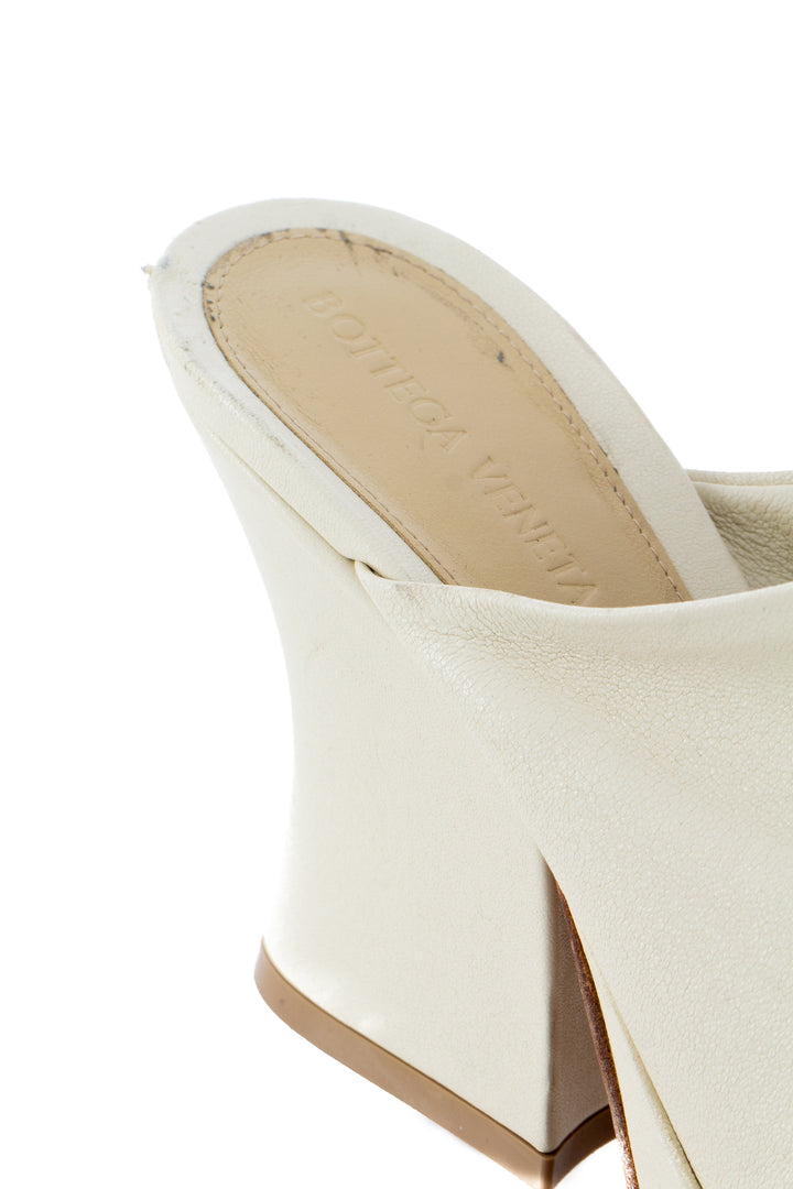 Zapato Bottega Veneta blanco y hueso, detalle 12 – ClosetRehab