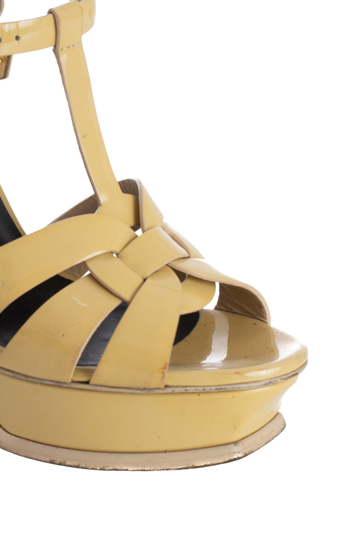 Sandalias Yves Saint Laurent nude talla 7.5 USA, detalle de desgaste | ClosetRehab