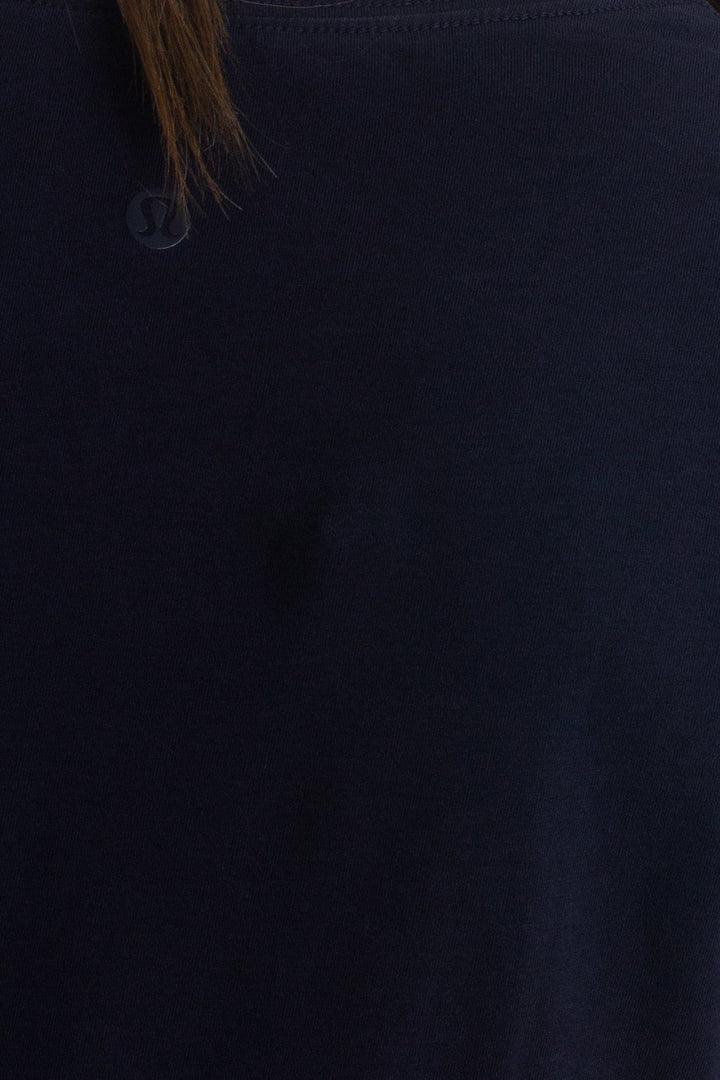 Blusa Lulu Lemon azul, detalle 6 – ClosetRehab