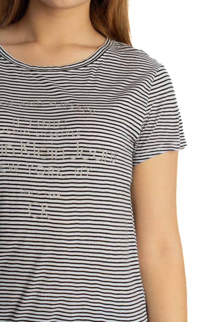 Blusa Calvin Klein Jeans blanco, detalle – ClosetRehab