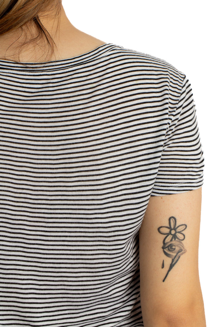 Blusa Calvin Klein Jeans blanco, detalle 6 – ClosetRehab