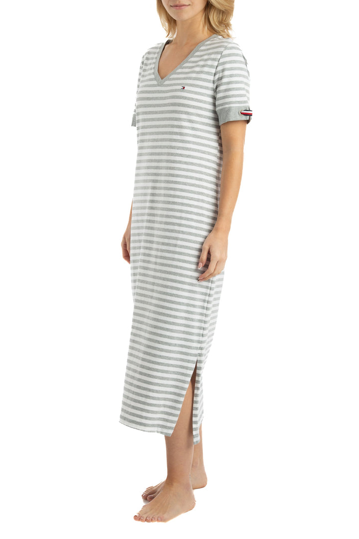 Vestido Tommy Hilfiger NWT gris, vista posterior – ClosetRehab