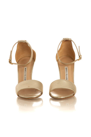 Manolo Blahnik, Talla 36