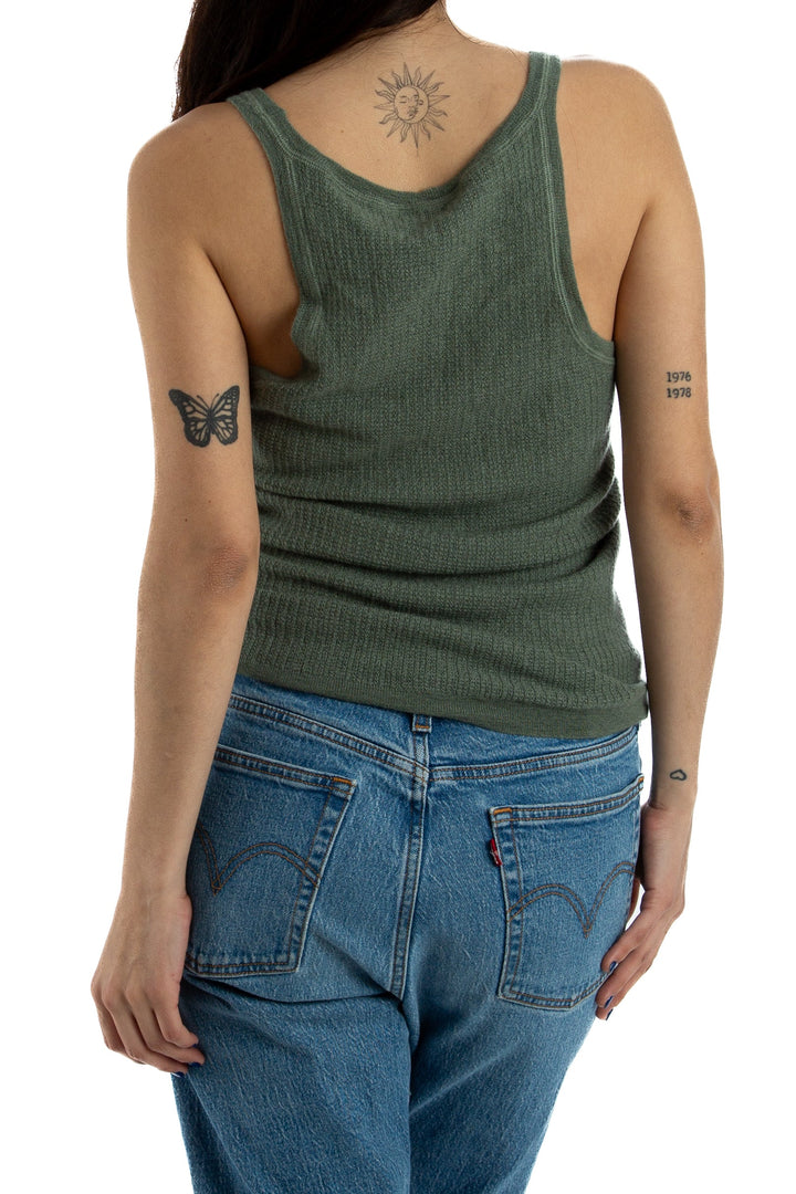 Blusa Theory verde, vista lateral – ClosetRehab
