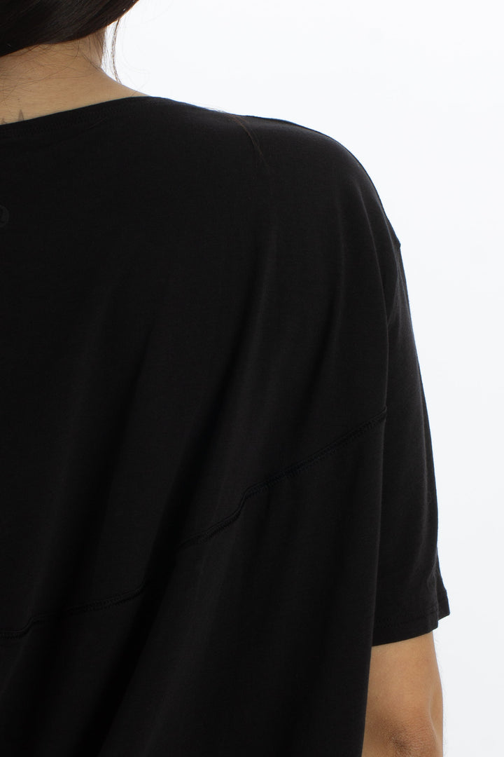 Blusa Lulu Lemon negro, detalle 6 – ClosetRehab