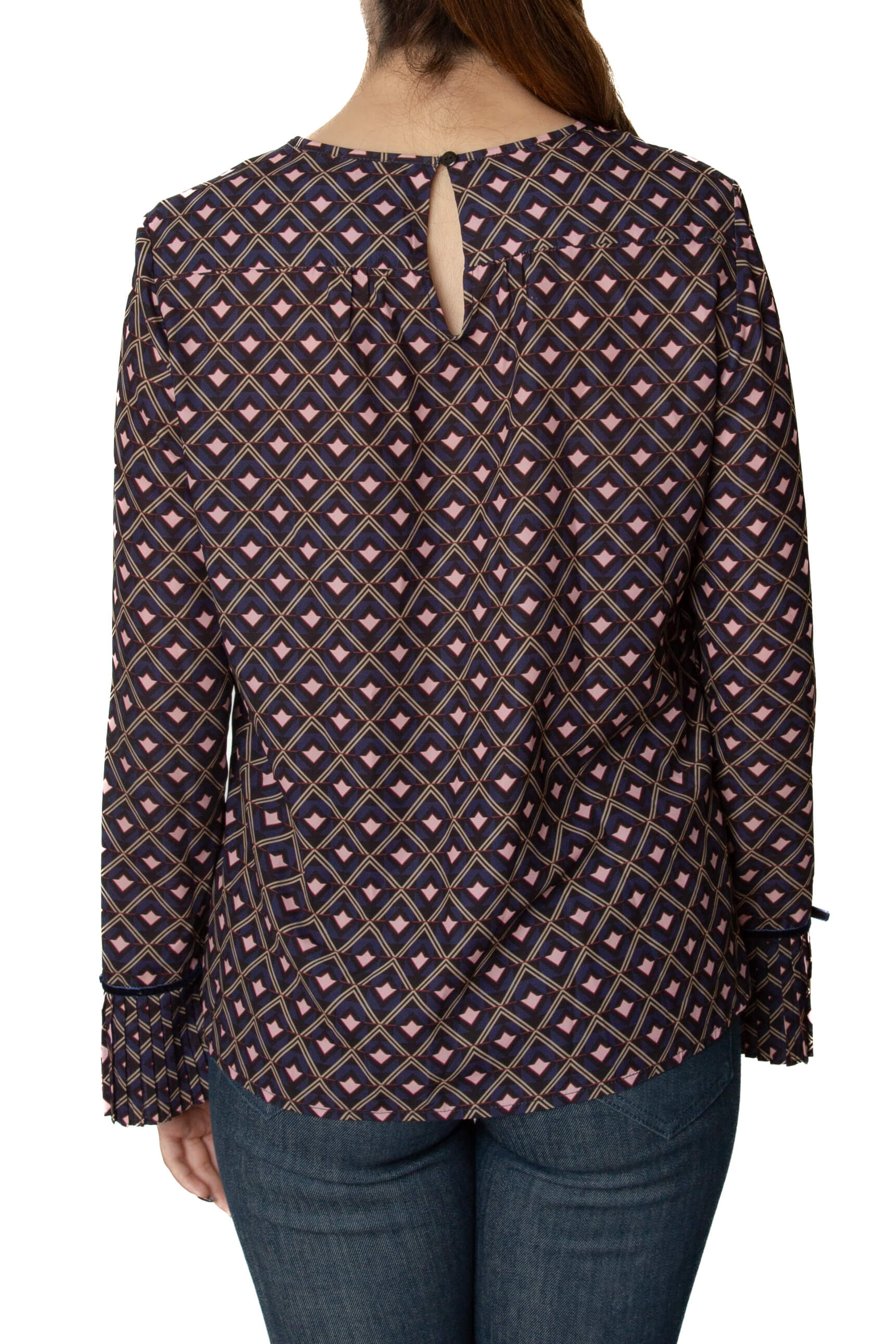 Chester & Peck, Talla S