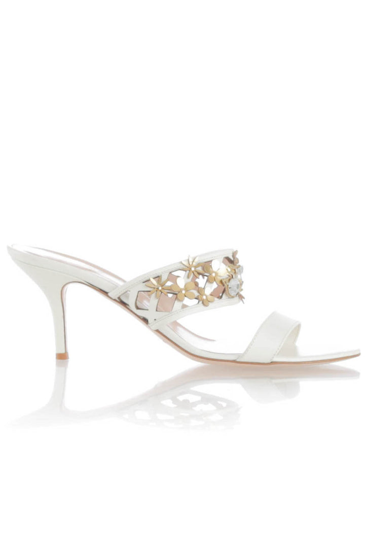 Zapato Kate Spade blanco, vista frontal – ClosetRehab