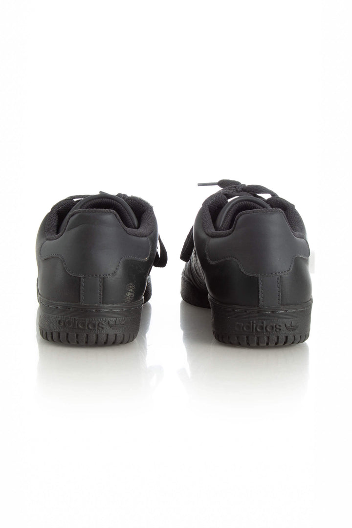 Zapato Adidas negro, detalle – ClosetRehab