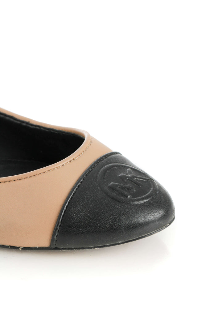 Zapato Michael Kors beige, detalle 7 – ClosetRehab