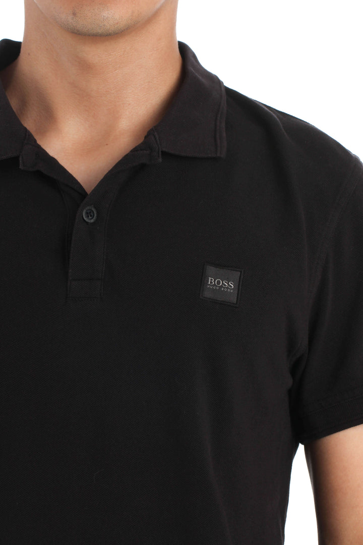 Polo Hugo Boss negro, vista lateral – ClosetRehab