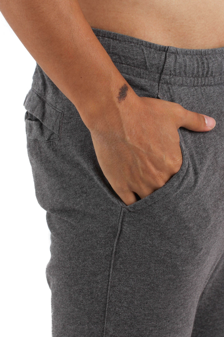 Pantalón Nike gris, detalle – ClosetRehab