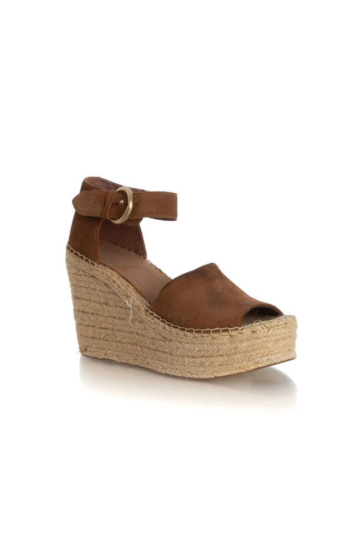 Zapato Marc Fisher café, vista posterior – ClosetRehab