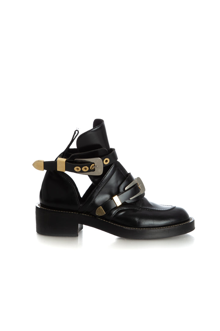 Zapato Balenciaga negro, vista frontal – ClosetRehab