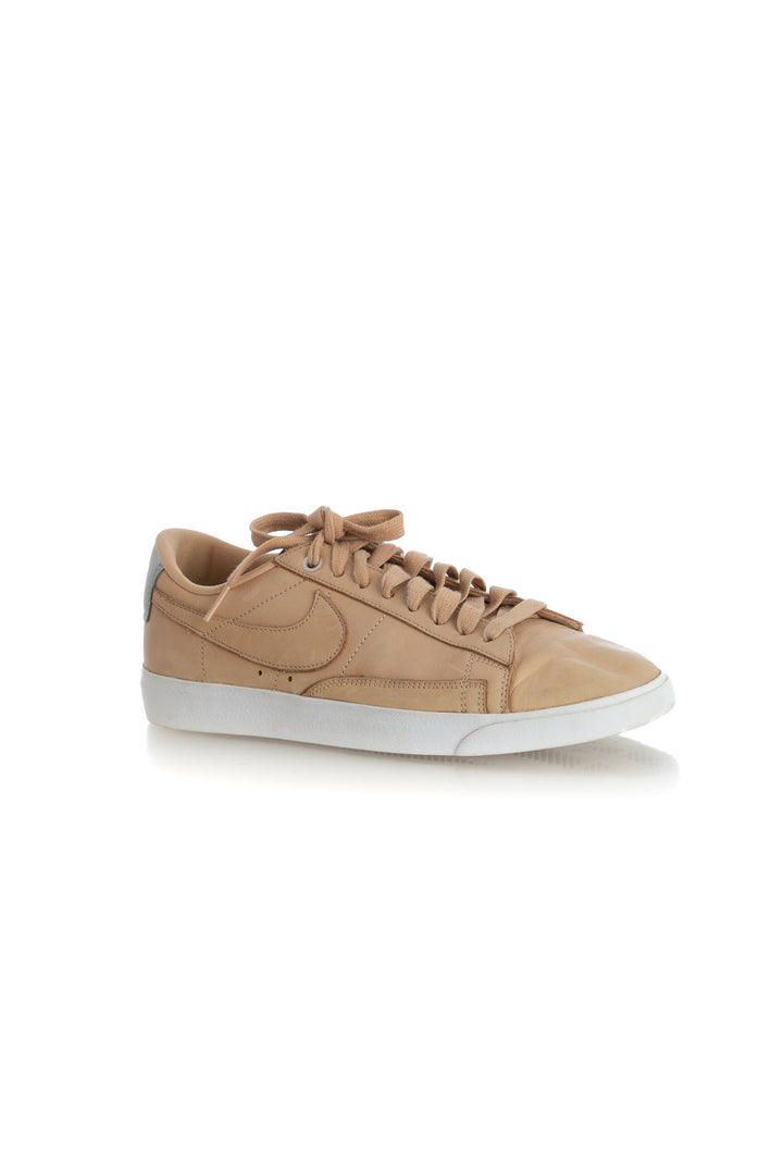 Tenis Nike beige, vista posterior – ClosetRehab