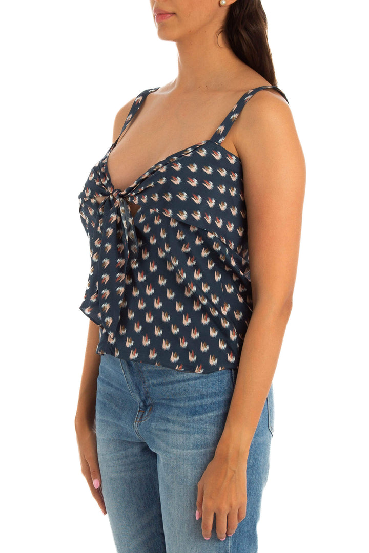 Blusa Theory de tirantes azul marino estampado con nudo, vista lateral