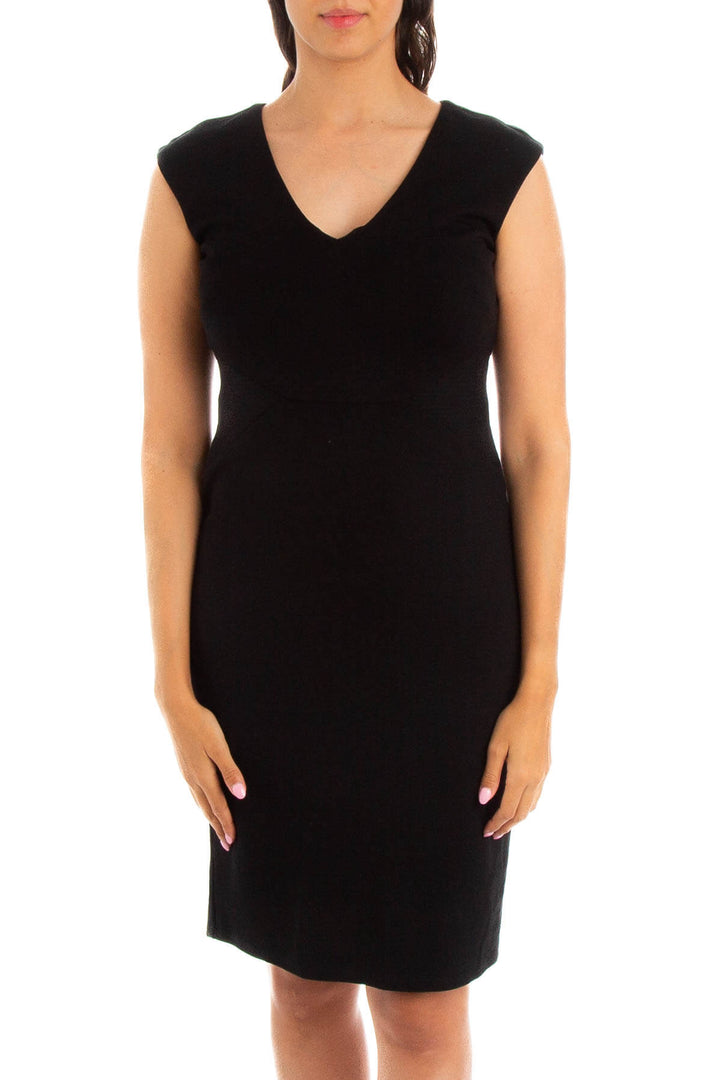 Vestido Ann Taylor negro, vista frontal – ClosetRehab